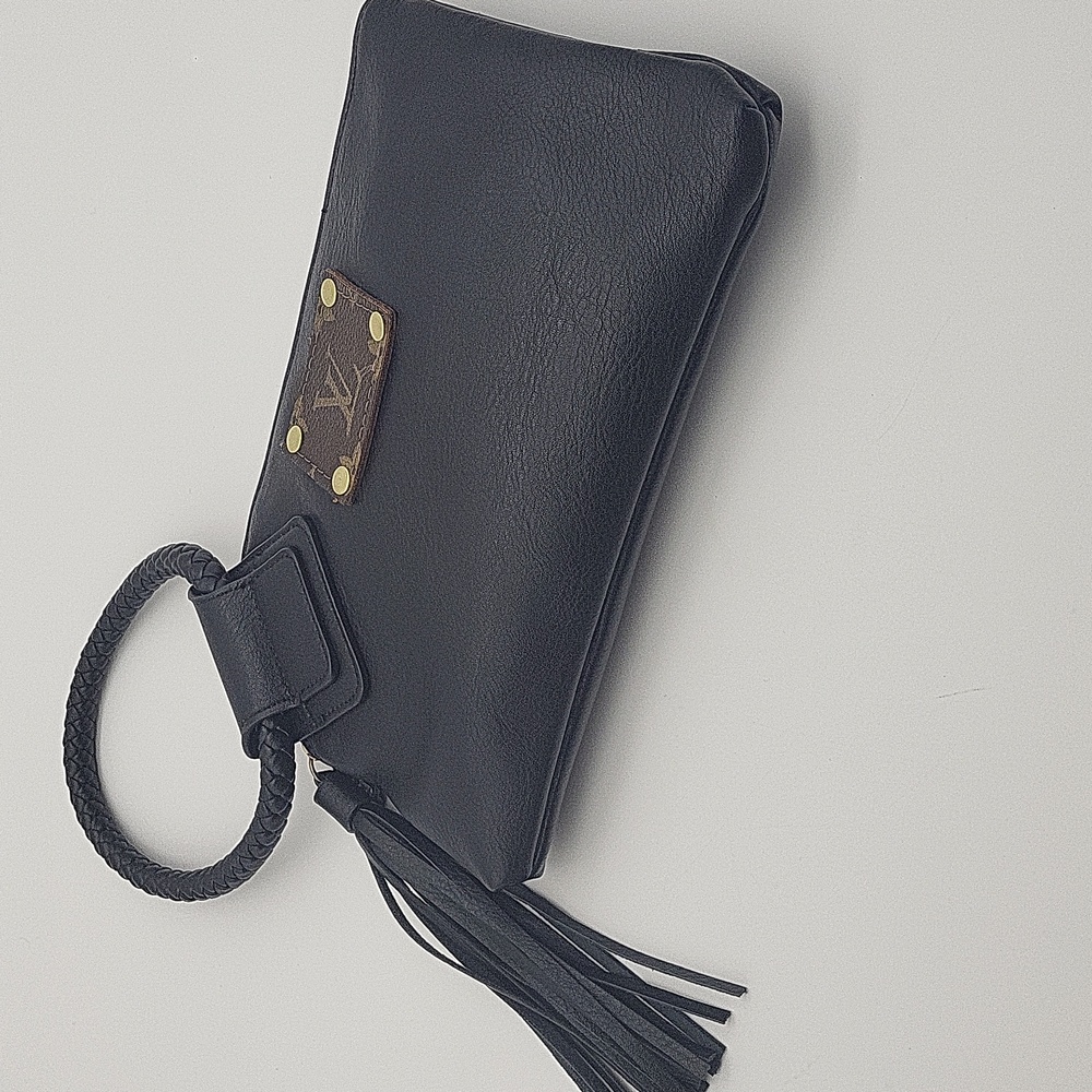 PU LEATHER WRISTLET - Picture 3 of 8